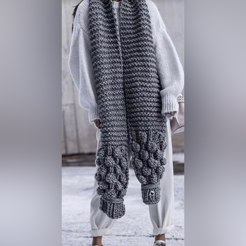 Mum’s Handmade Bubble Ribbed Scarf - Picture 6 of 11